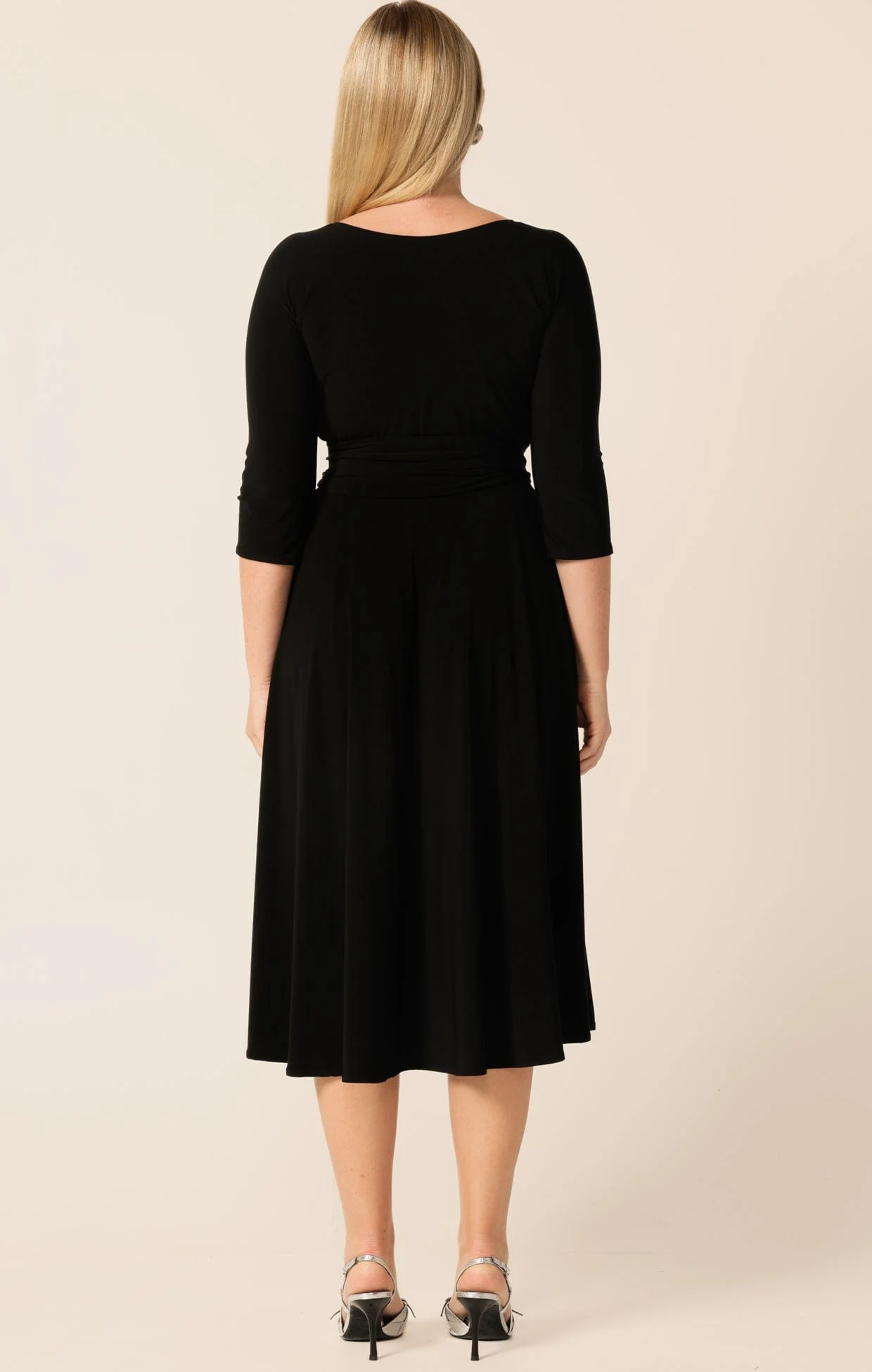 3/4 SLEEVE REVERSE WRAP MIDI DRESS IN BLACK - Image 4
