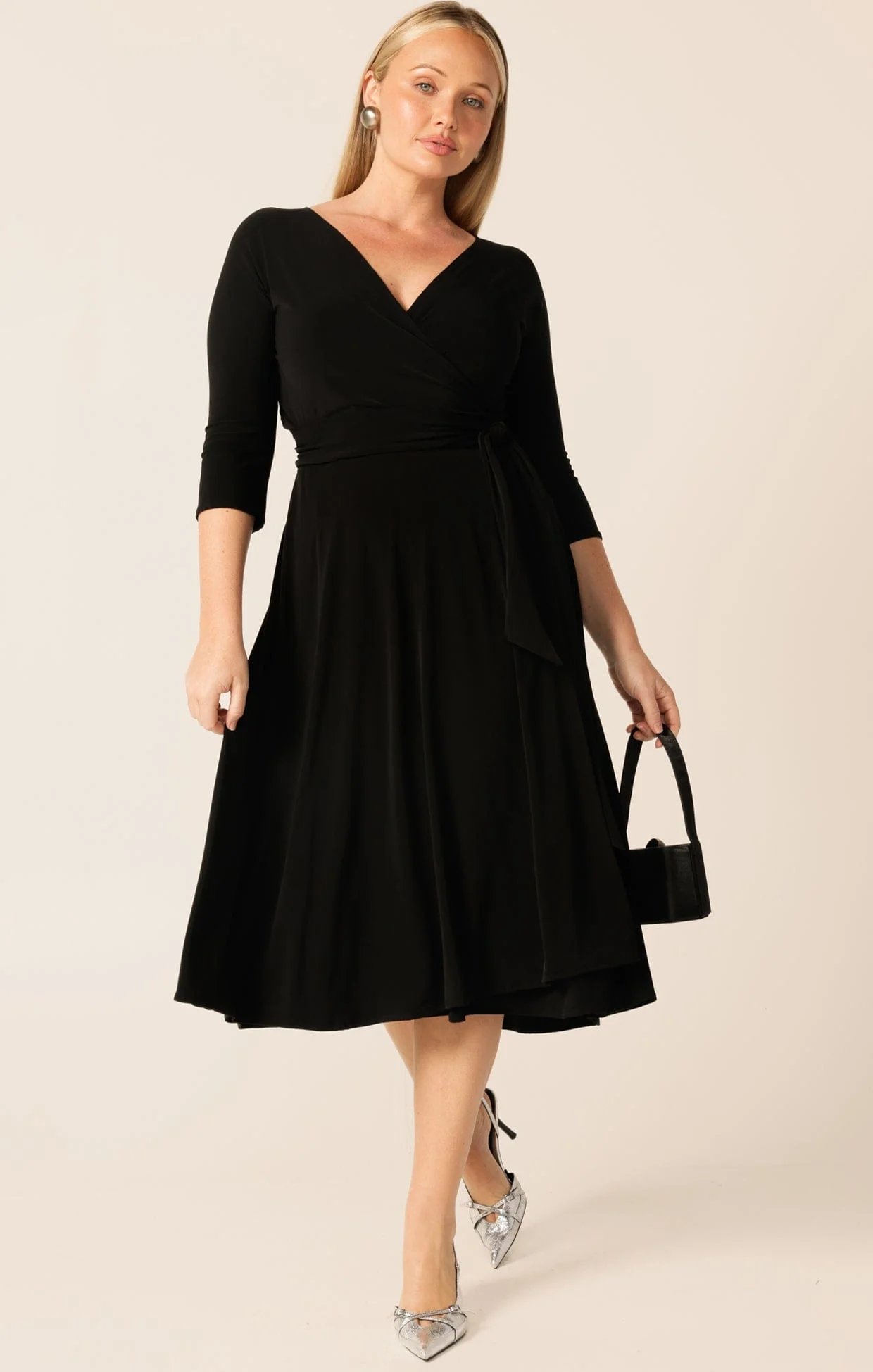 3/4 SLEEVE REVERSE WRAP MIDI DRESS IN BLACK - Image 6