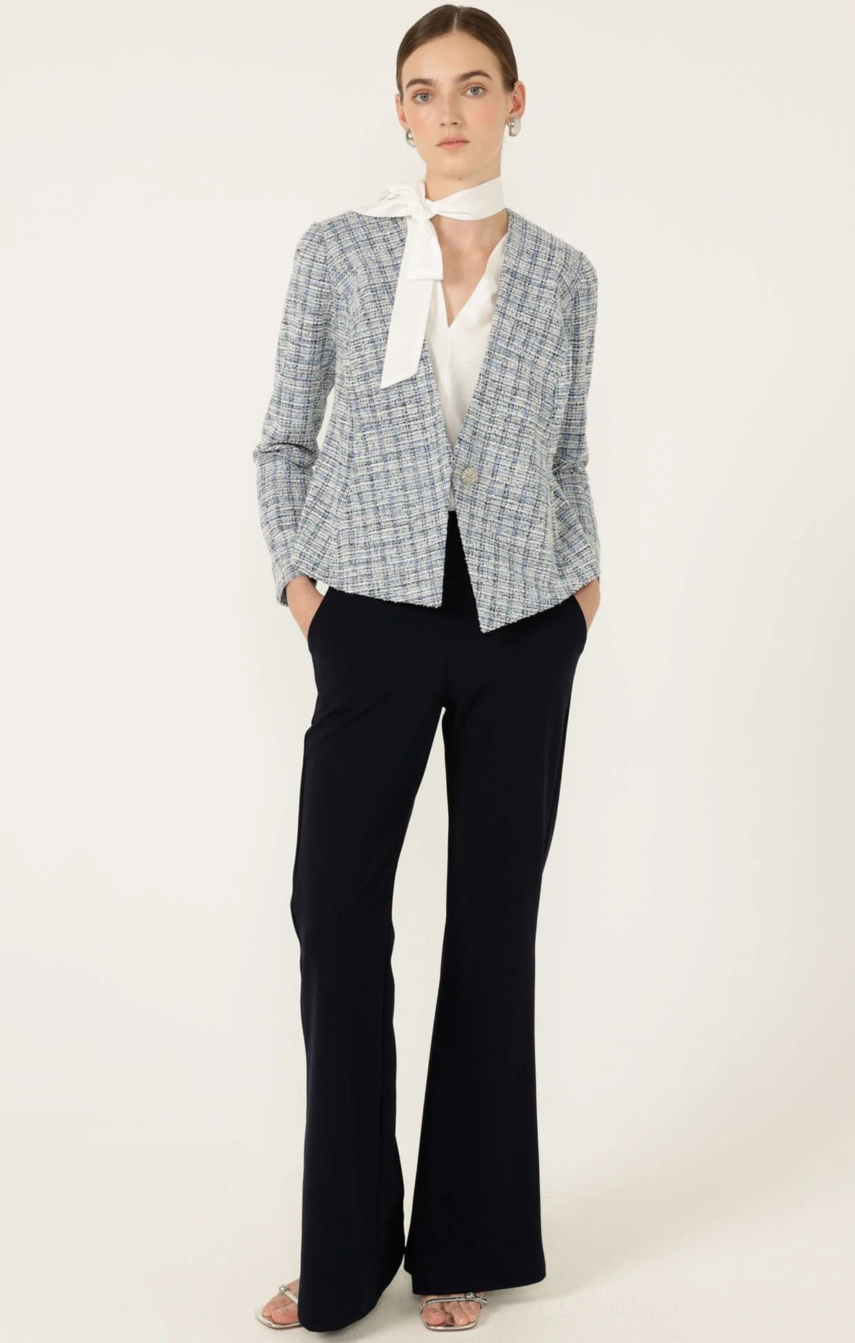 CLASSIC TROUSER IN NAVY - Image 8