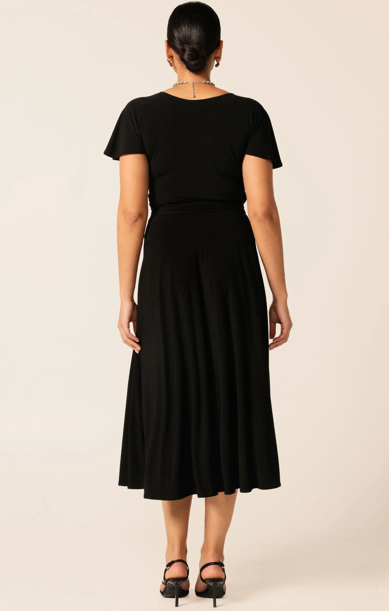 FLUTE SLEEVE REVERSE WRAP IN BLACK - Image 7