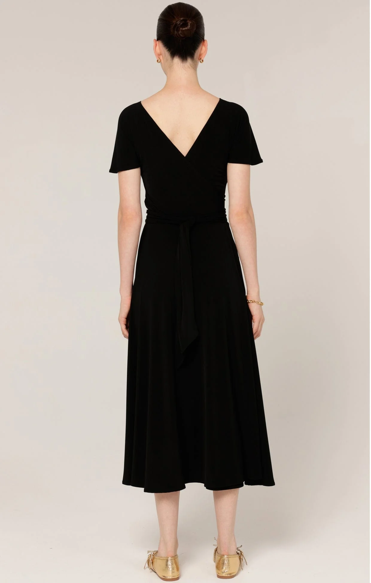 FLUTE SLEEVE REVERSE WRAP IN BLACK - Image 8