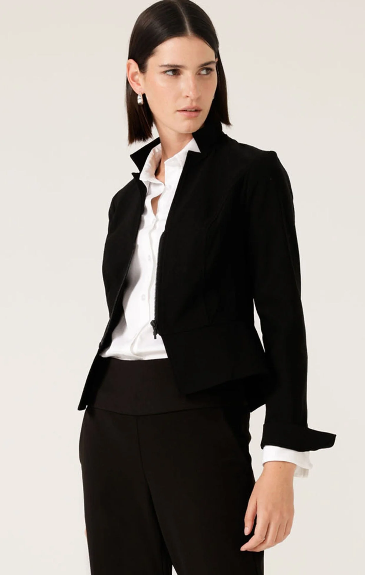 FRONT ZIP PEPLUM JACKET IN BLACK - Image 5
