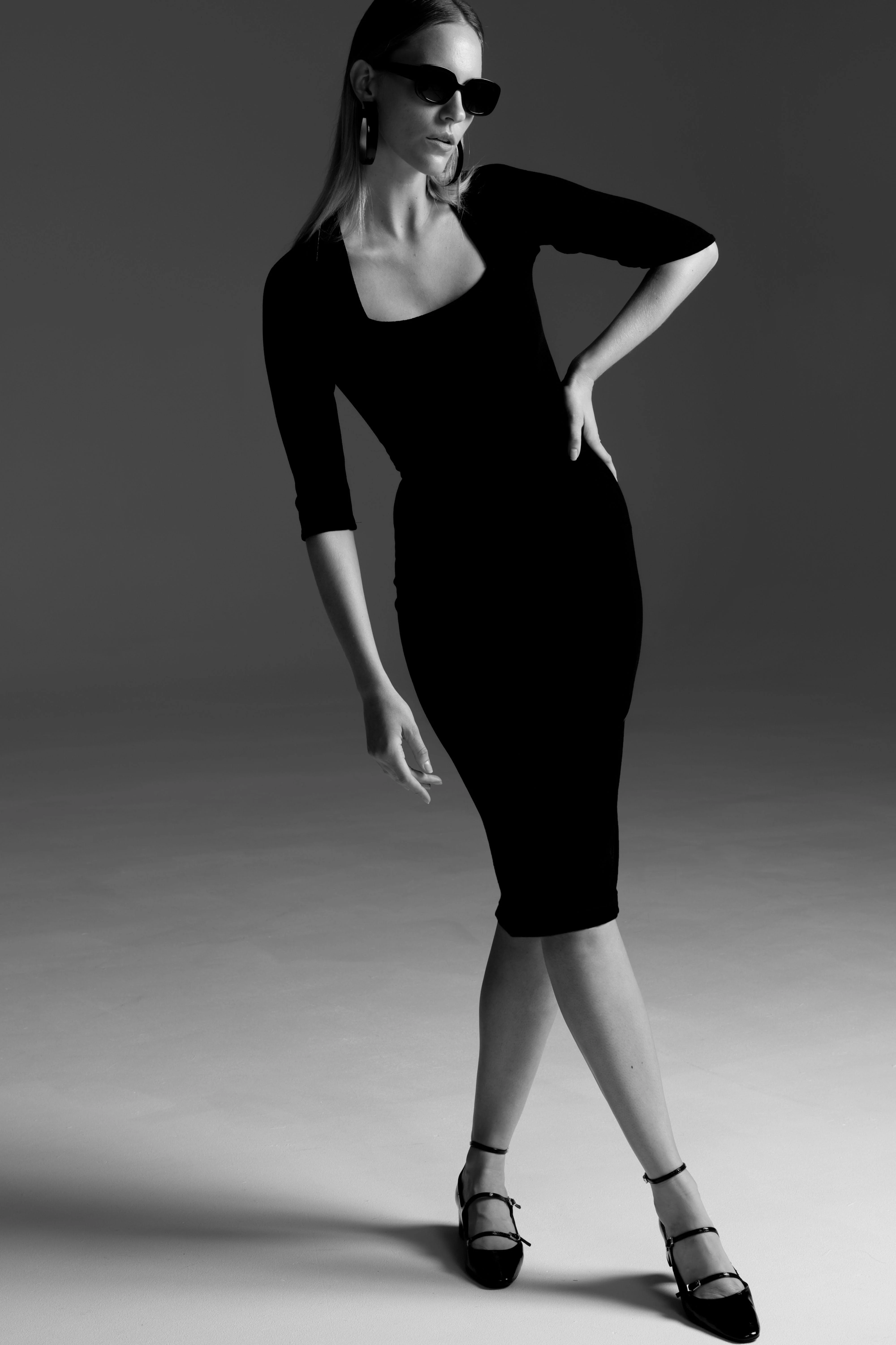 IRIS DRESS 3/4 SLEEVE IN BLACK - Image 4