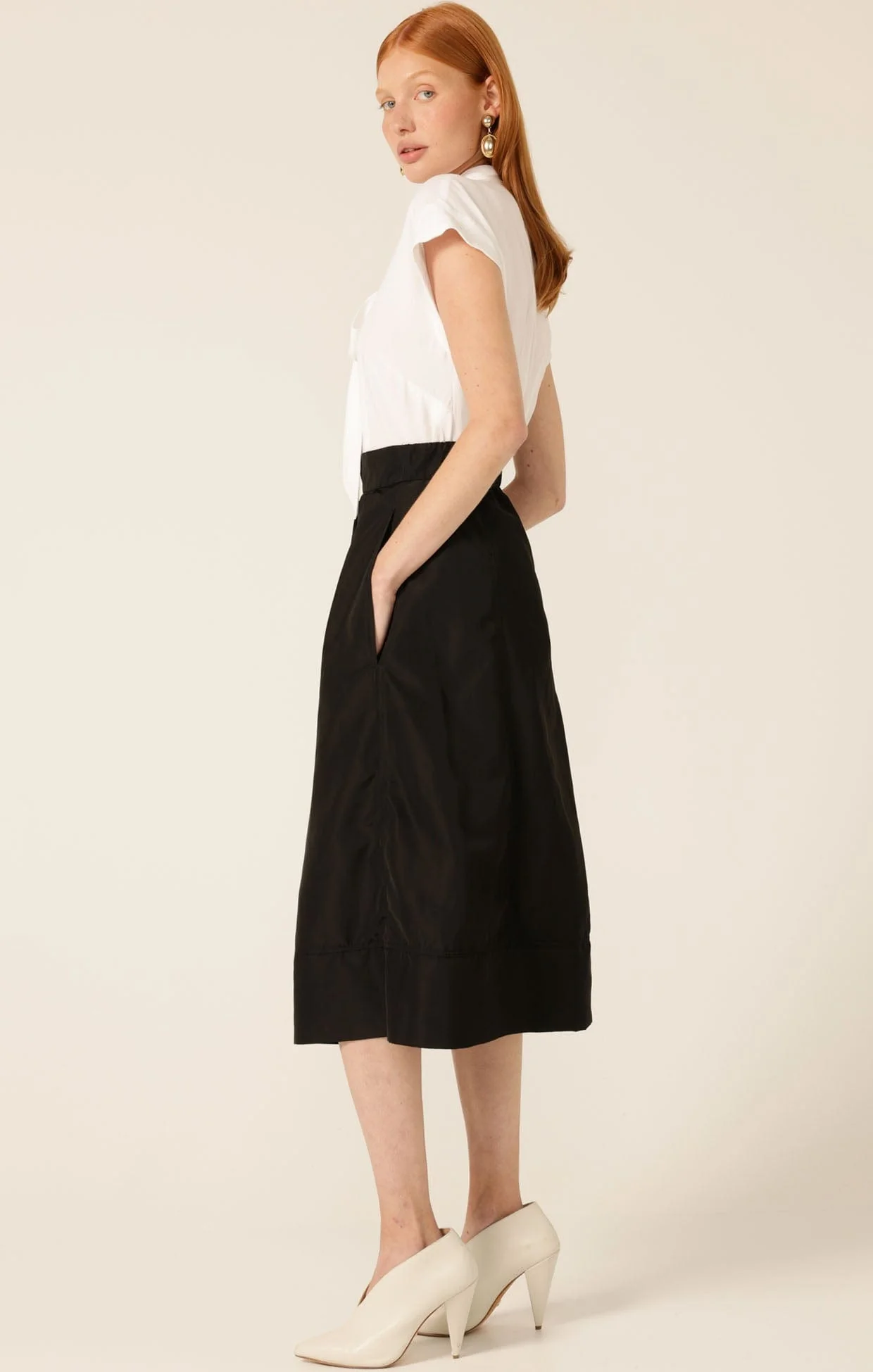 PLEATED A-LINE SKIRT IN BLACK - Image 8