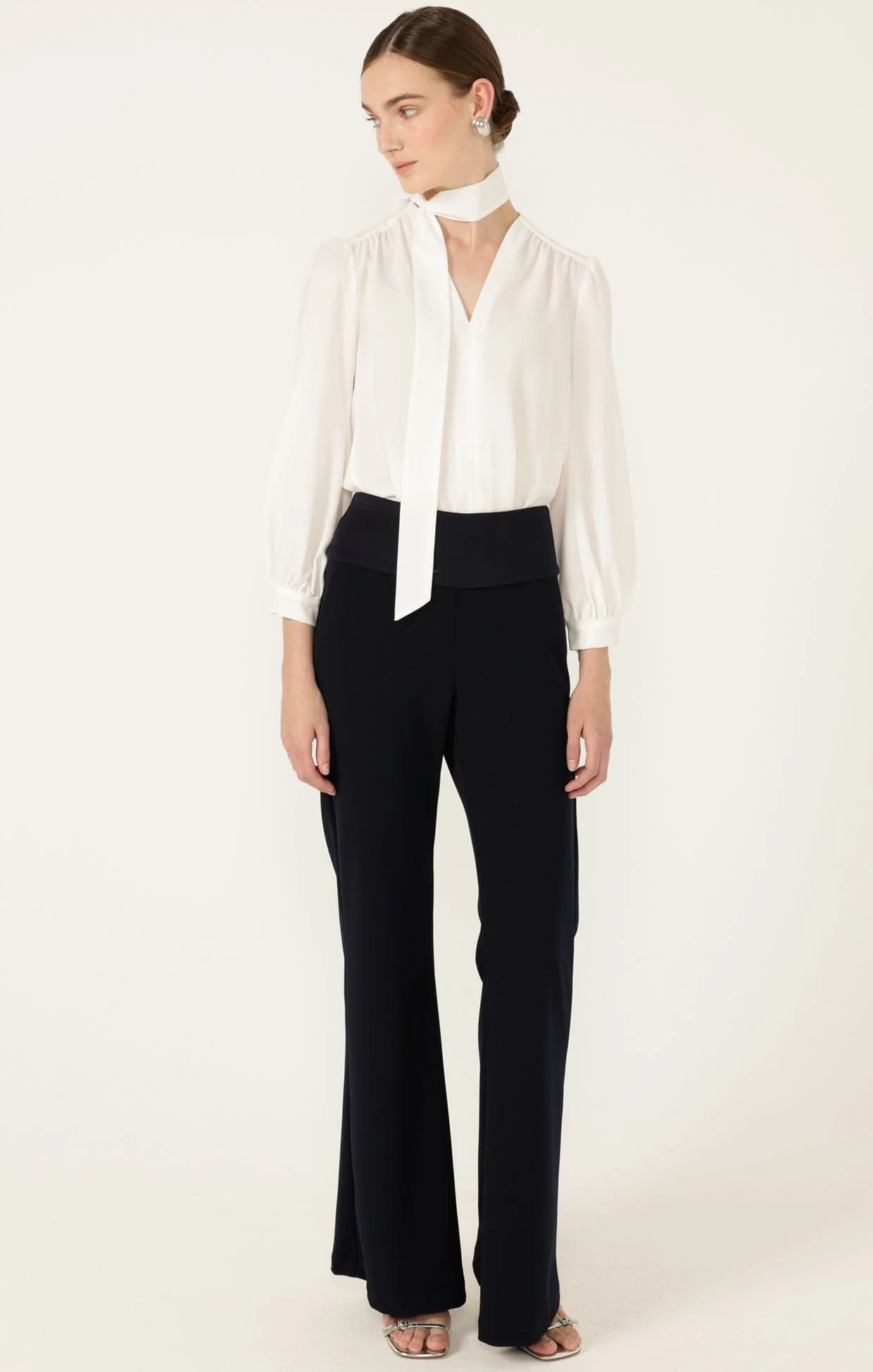 CLASSIC TROUSER IN NAVY - Image 6