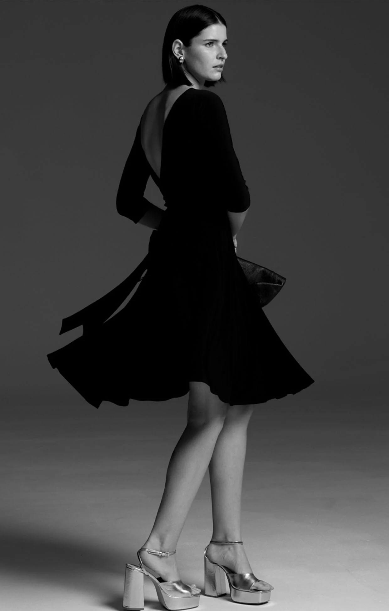 REVERSE WRAP DRESS IN NAVY - Image 3