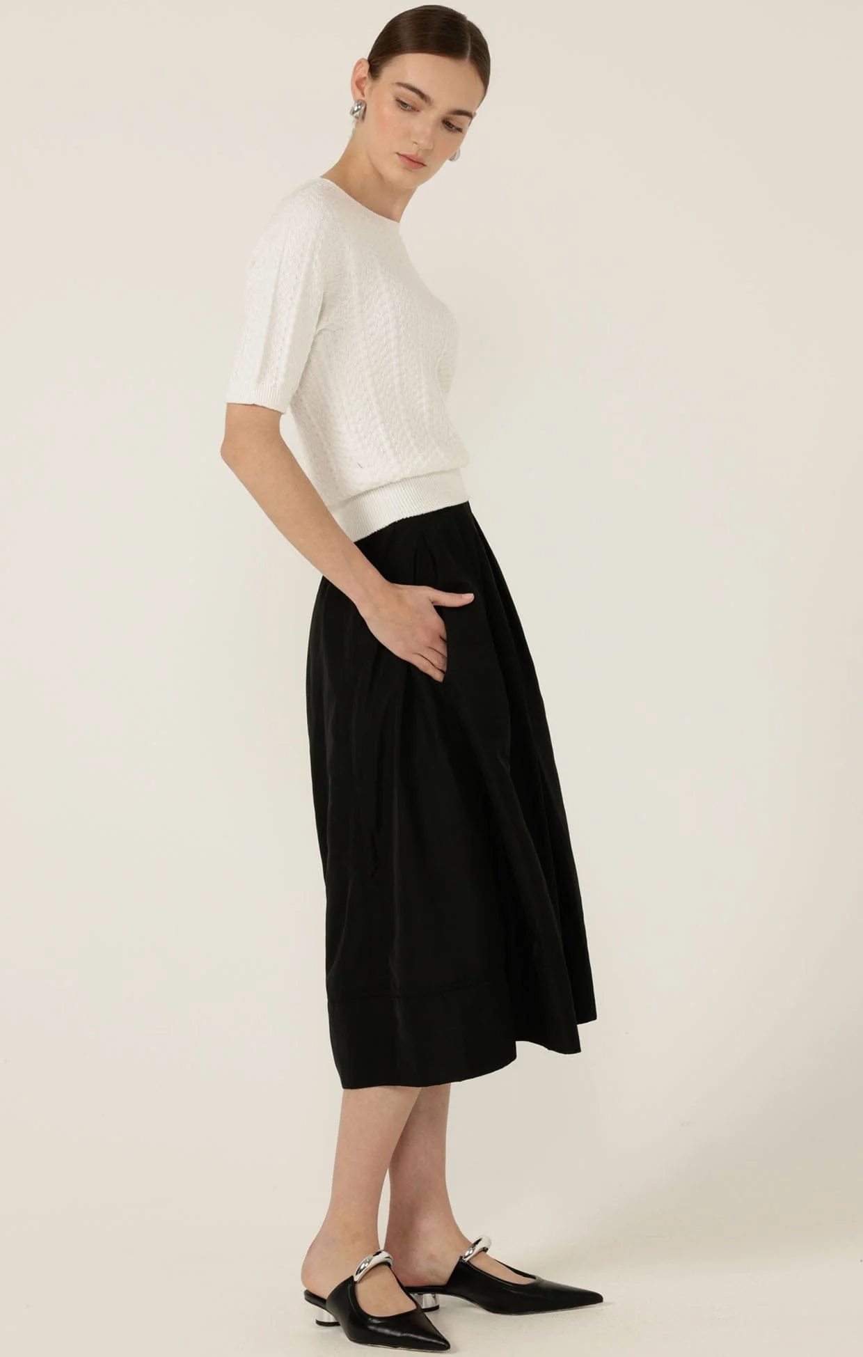 SHORT SLEEVE CHEVRON KNIT TOP IN IVORY - Image 7