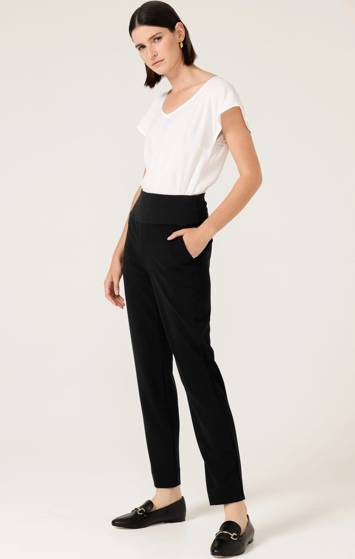 TAPERED LEG PANT IN BLACK - Image 6