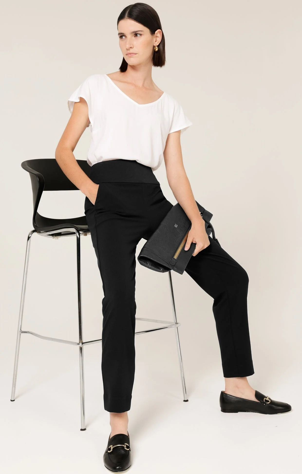 TAPERED LEG PANT IN BLACK - Image 7