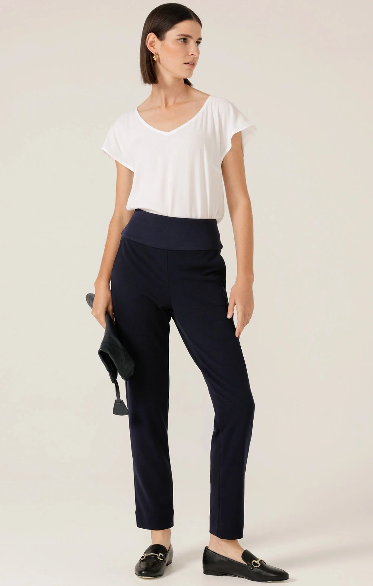 TAPERED LEG PANT IN NAVY - Image 3