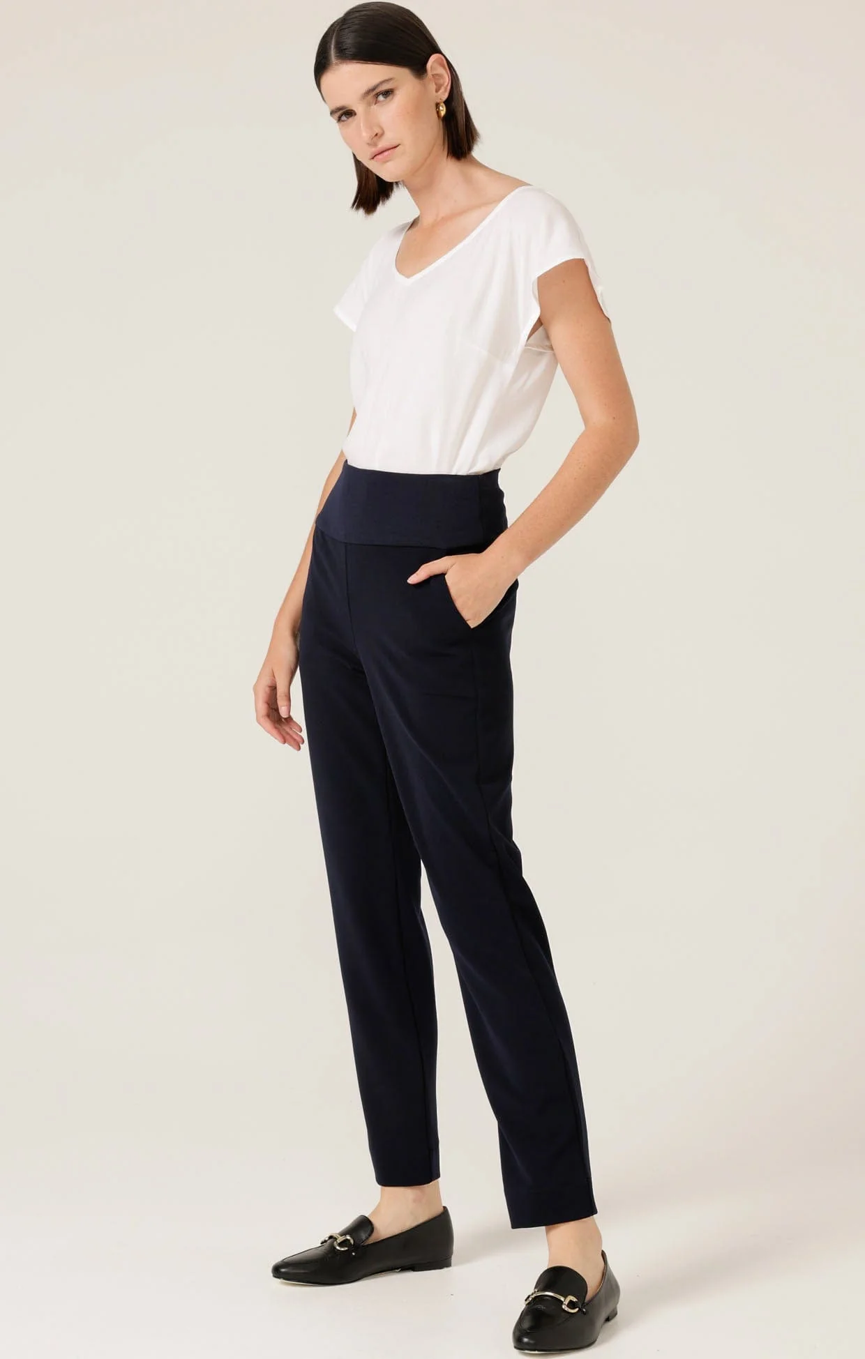 TAPERED LEG PANT IN NAVY - Image 4