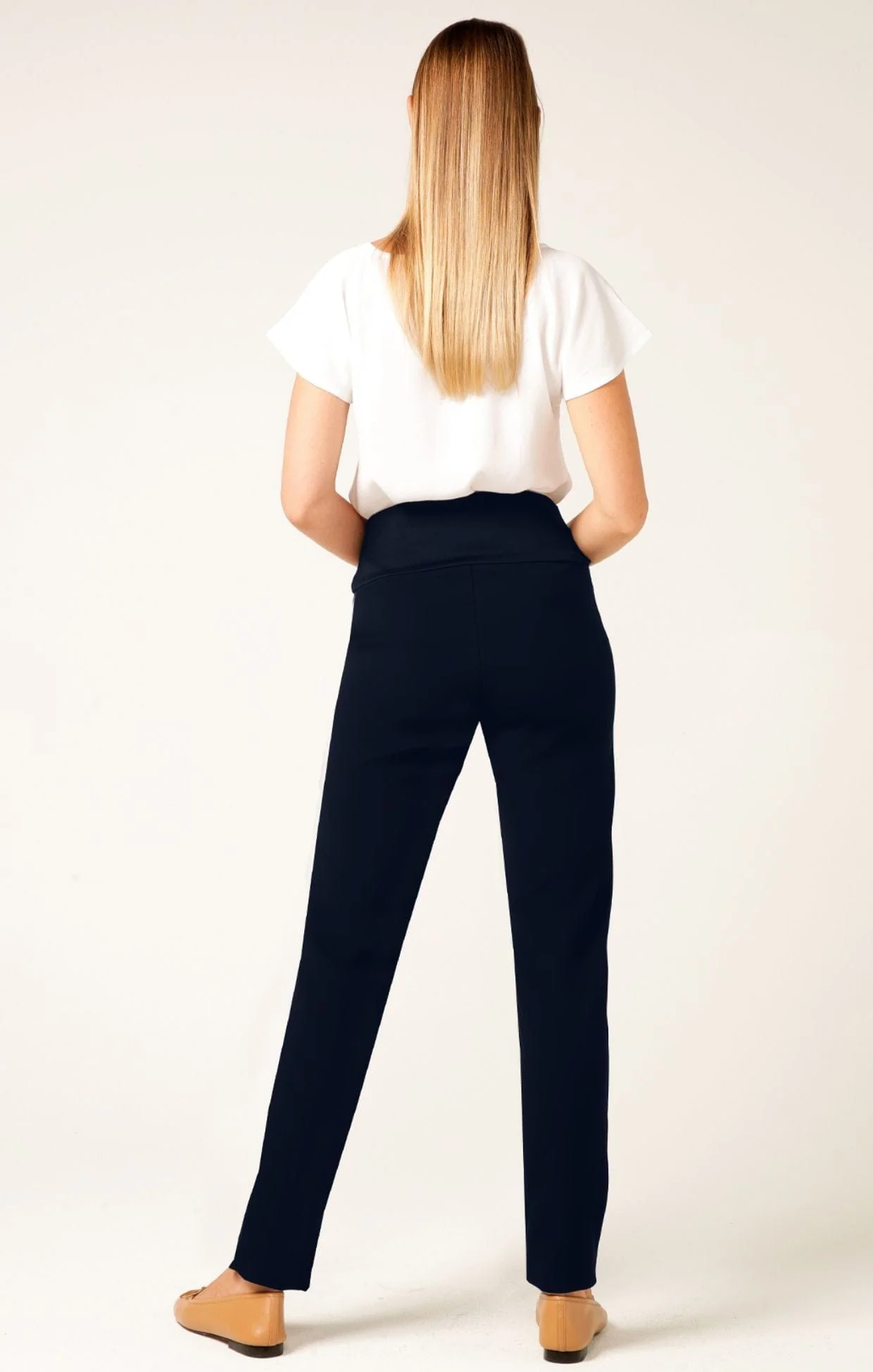 TAPERED LEG PANT IN NAVY - Image 7